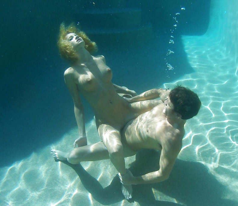 Free nude diving sports photo